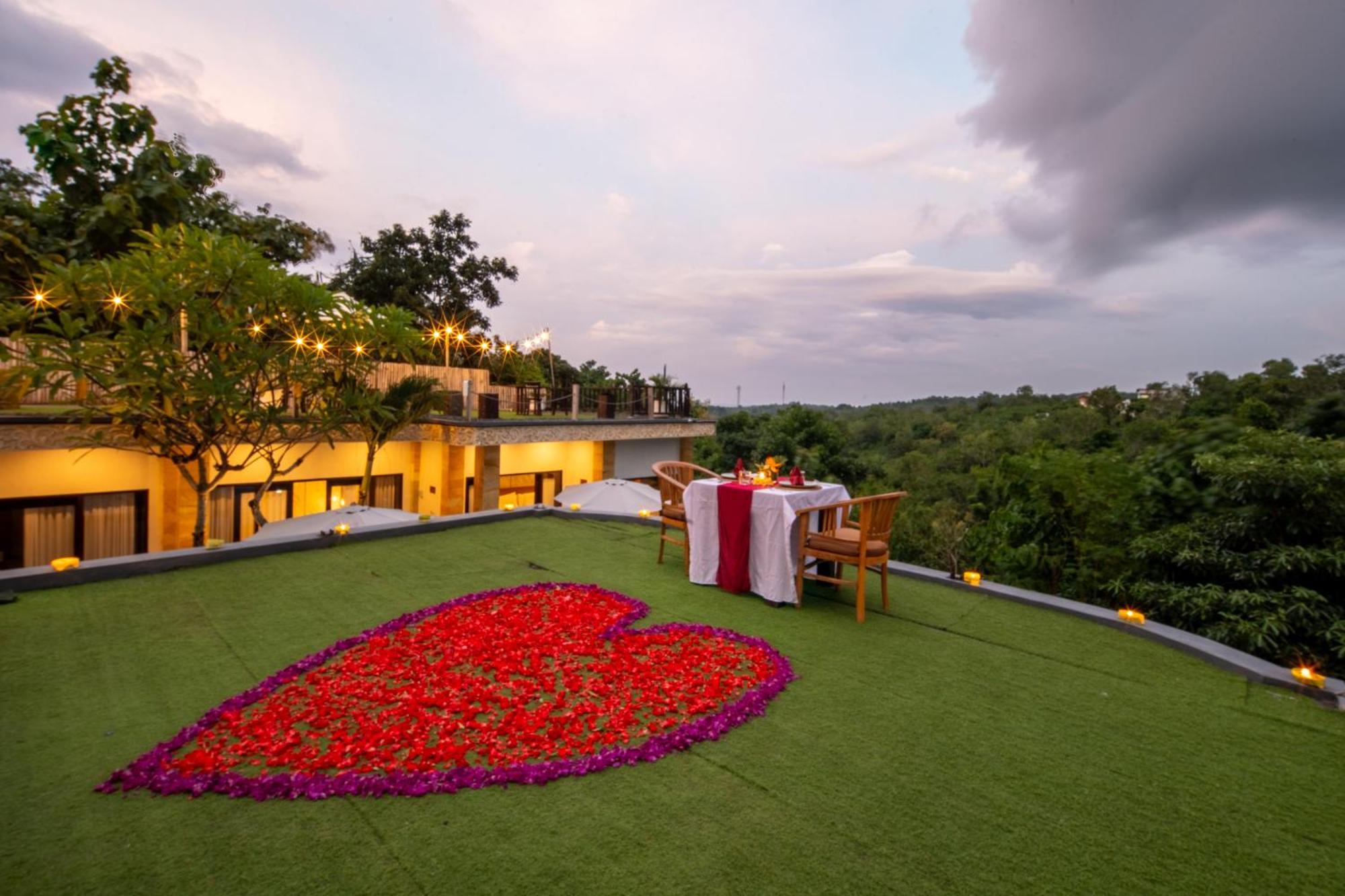 Abasan Hill Hotel And Spa Toyapakeh Exterior photo